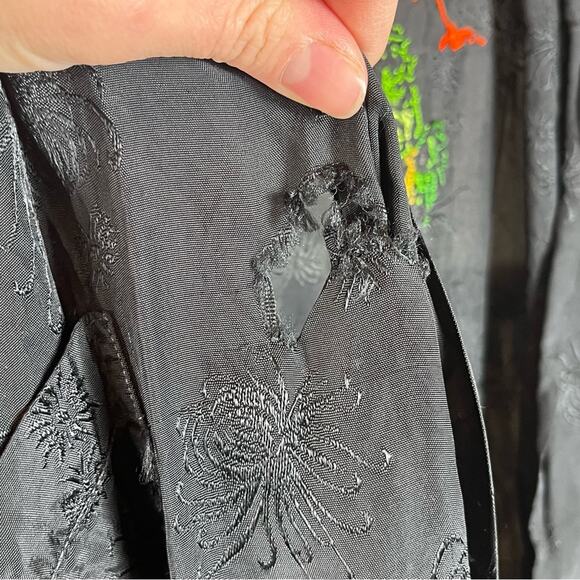 Vintage | Oriental Embroidered Kimono Robe Jacket Cover Up Black Size Medium - Picture 8 of 8